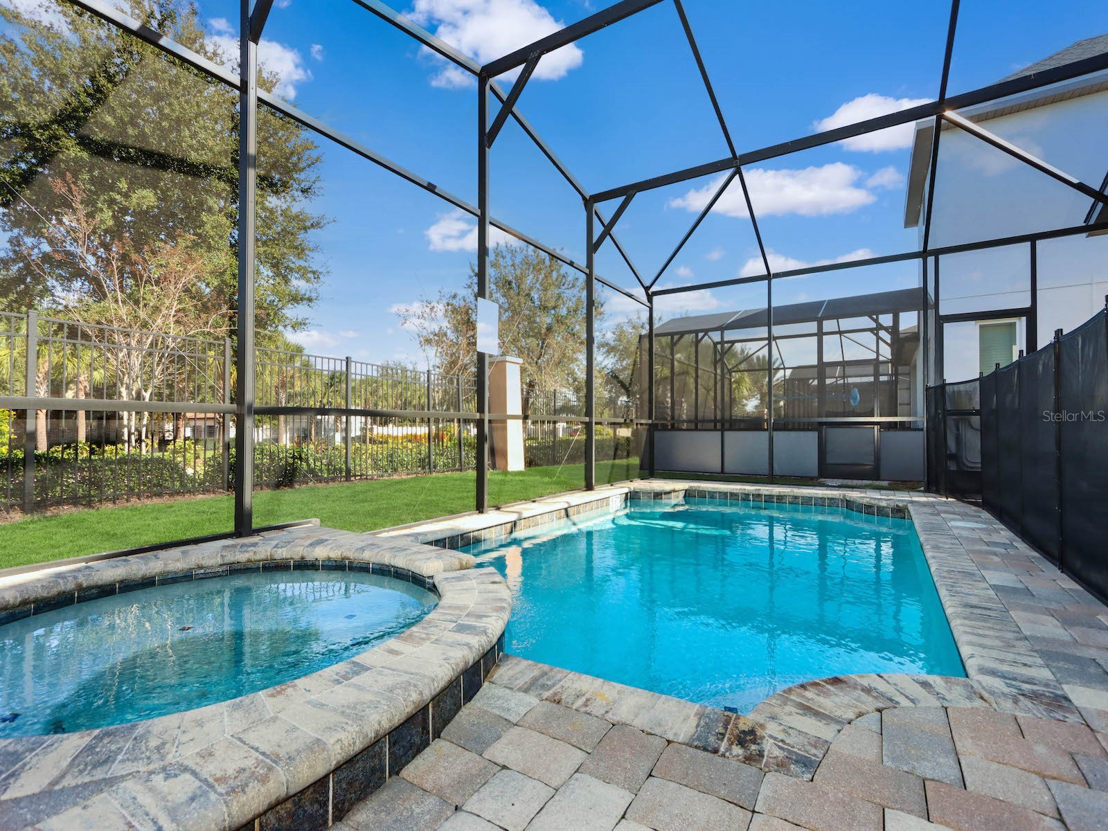 Slide show image of the Orlando Florida Home for Sale 15