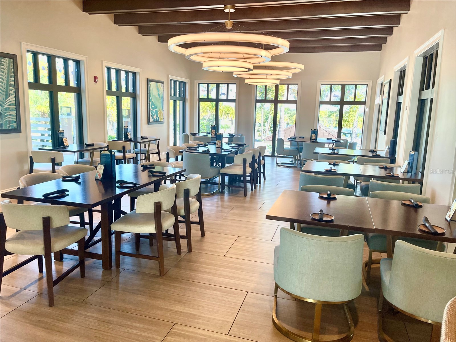 Slide show image of the Orlando Florida Home for Sale 33