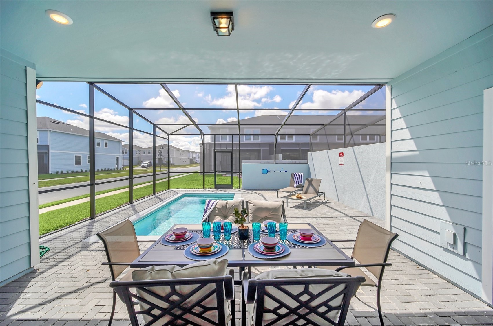 Slide show image of the Orlando Florida Home for Sale 47