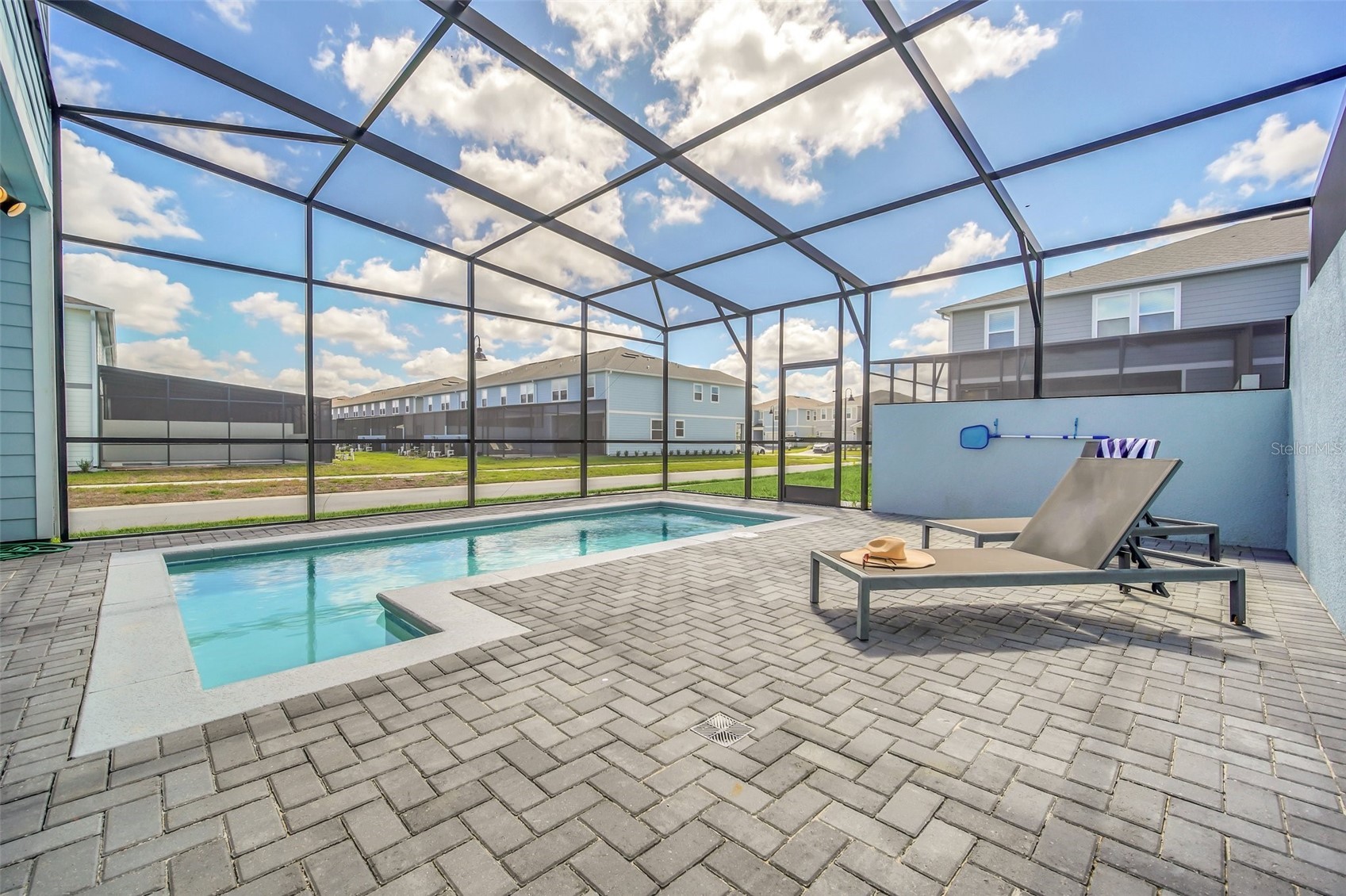 Slide show image of the Orlando Florida Home for Sale 53