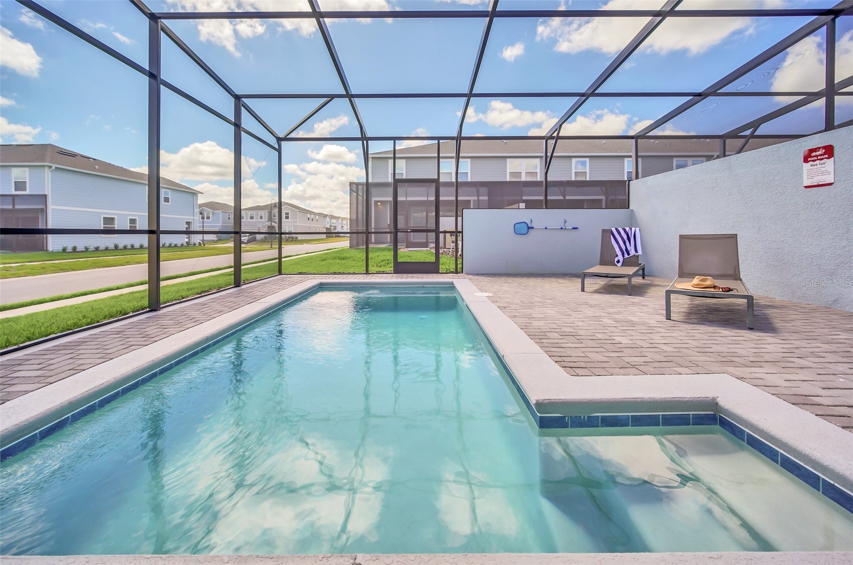 Slide show image of the Orlando Florida Home for Sale 57