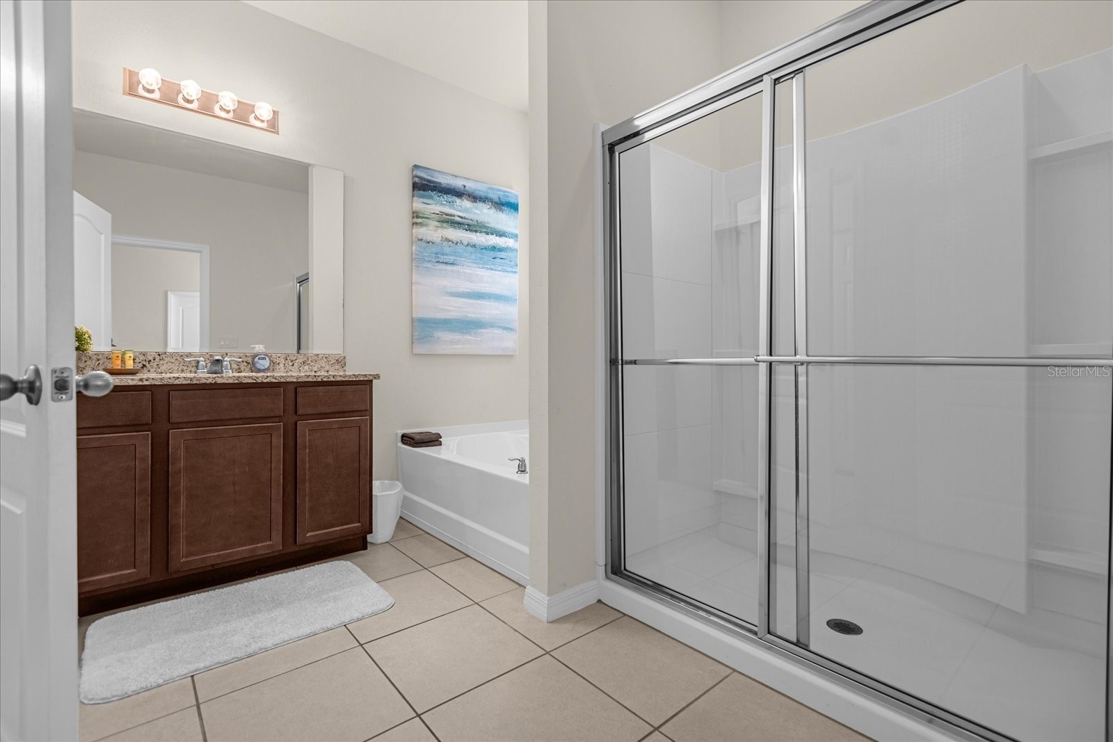 Slide show image of the Orlando Florida Home for Sale 15