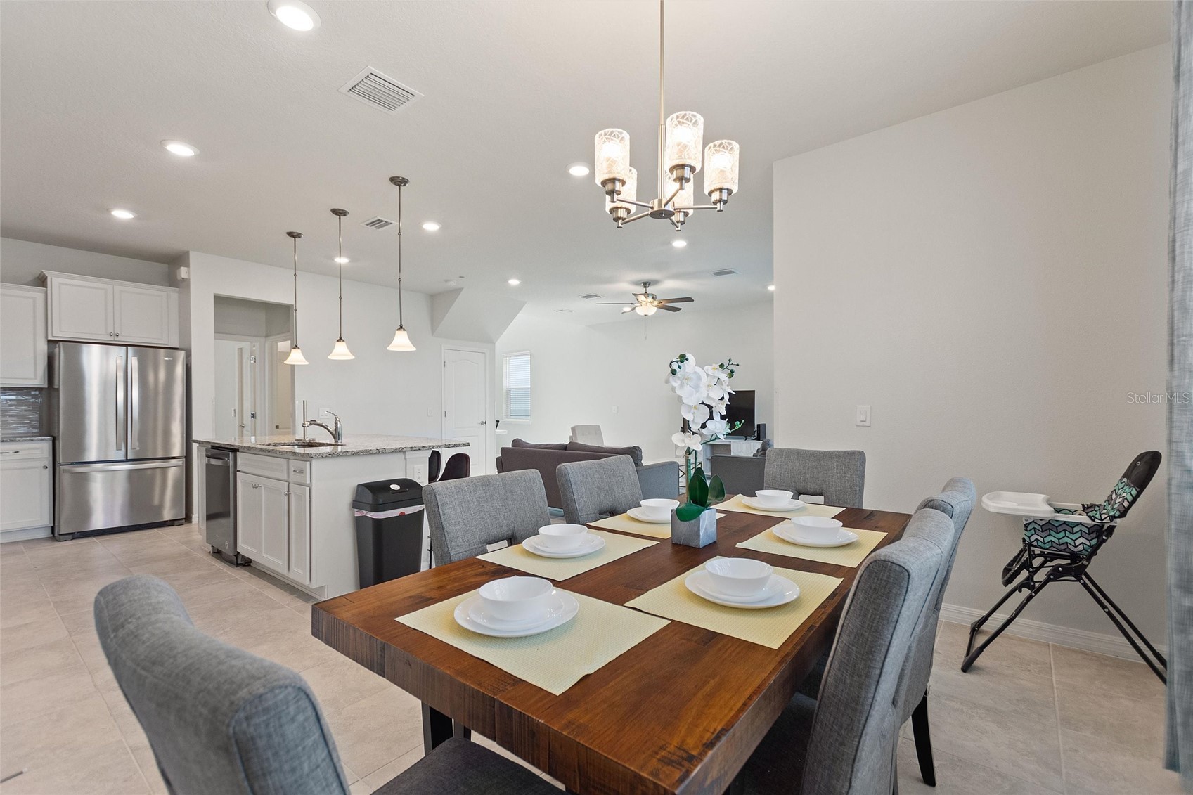 Slide show image of the Orlando Florida Home for Sale 11