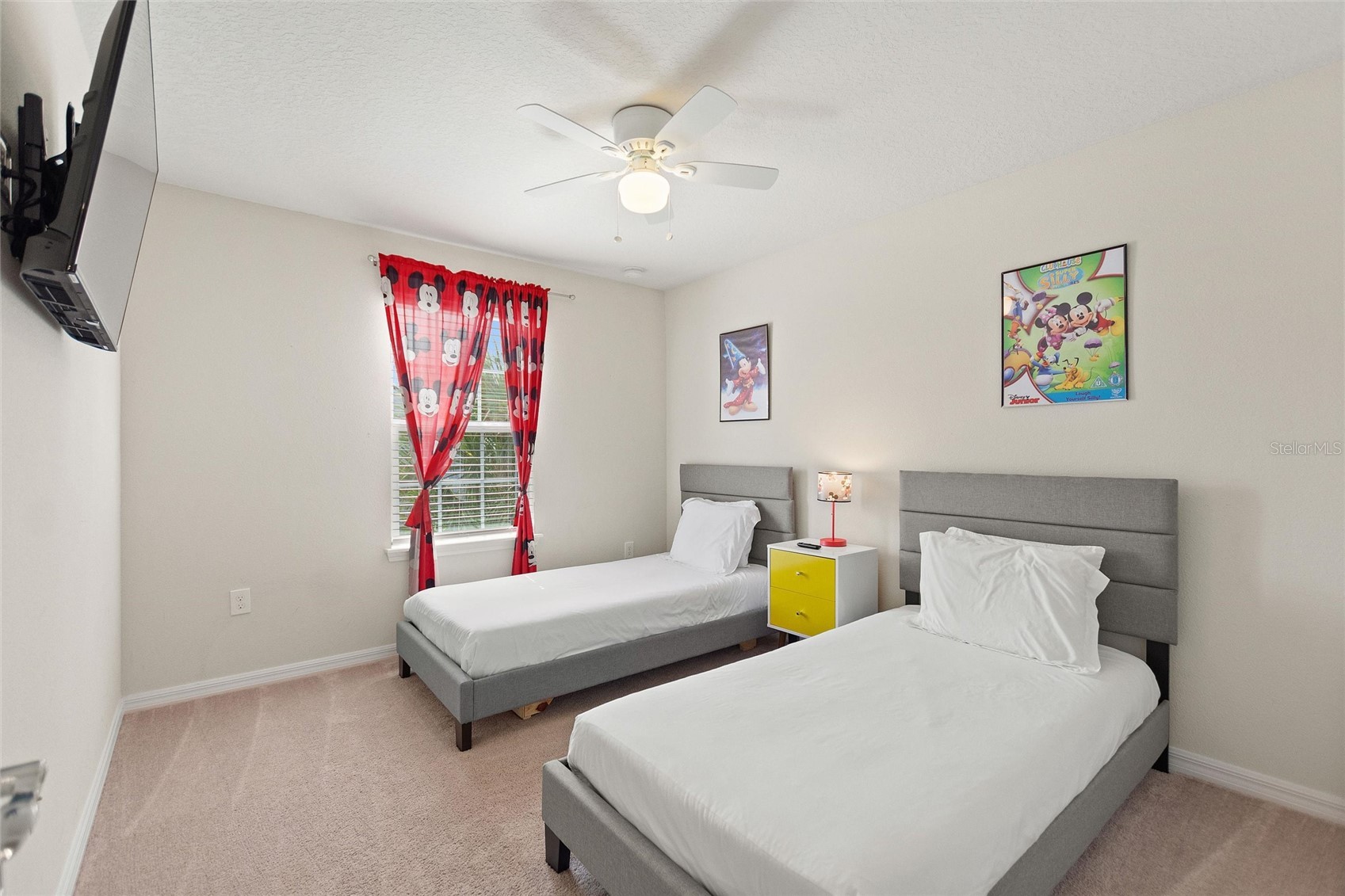 Slide show image of the Orlando Florida Home for Sale 21