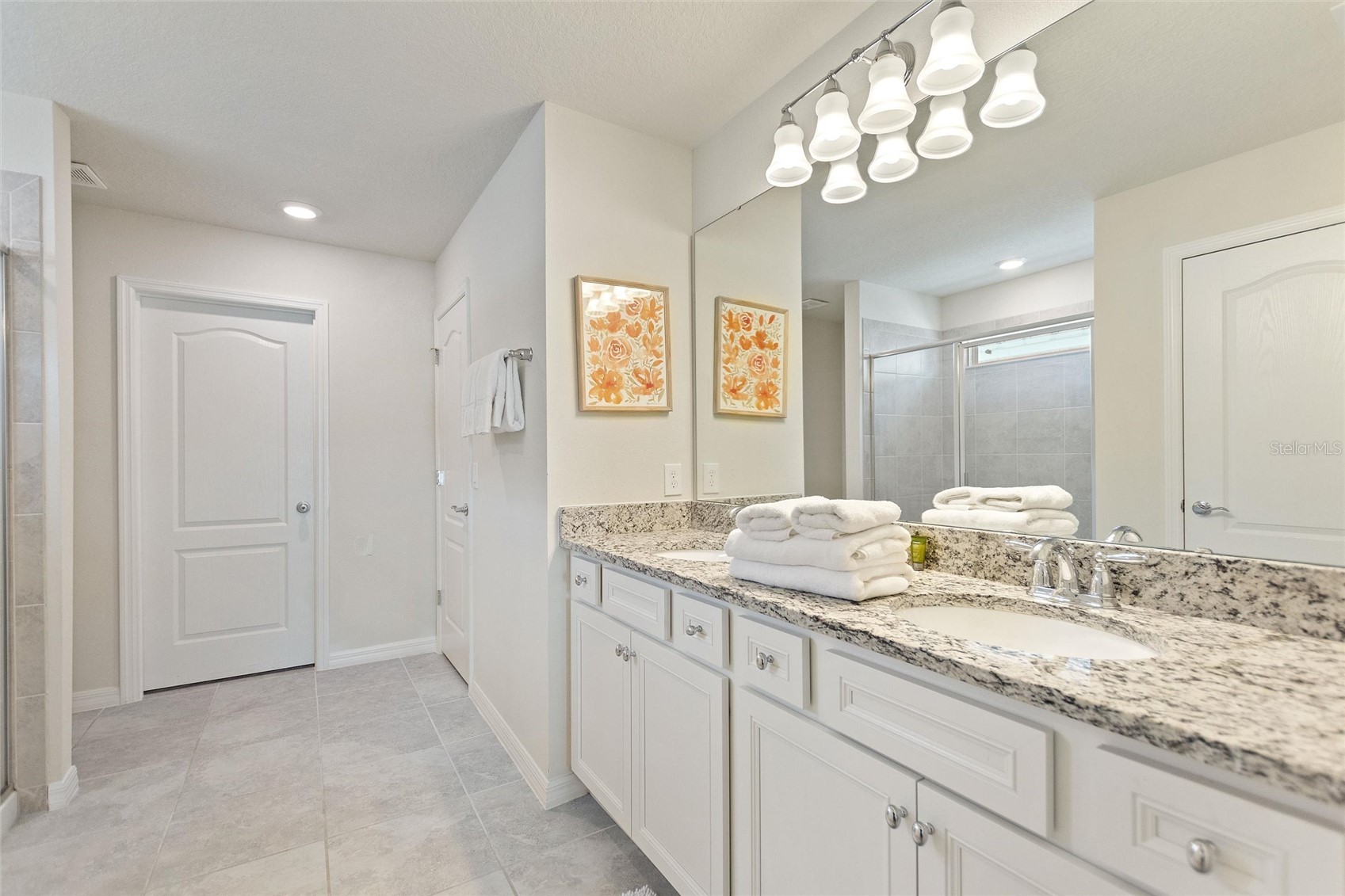 Slide show image of the Orlando Florida Home for Sale 29