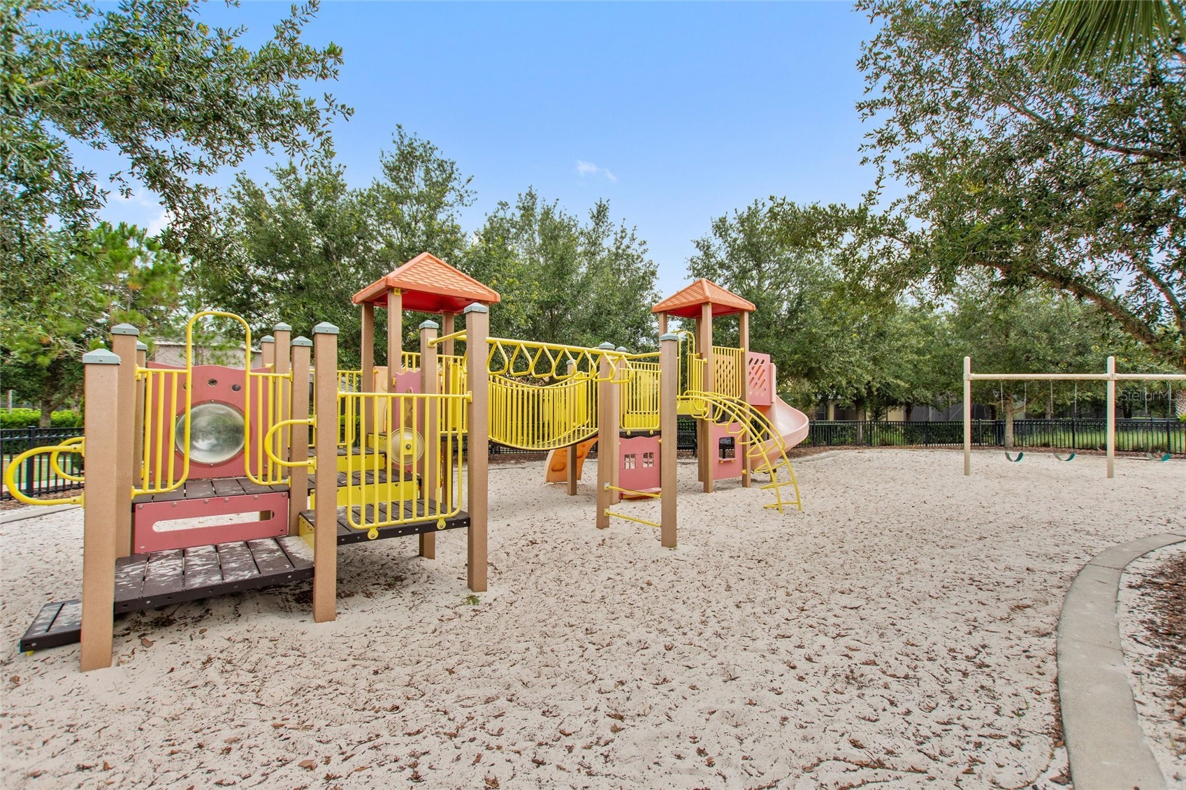 Slide show image of the Orlando Florida Home for Sale 51