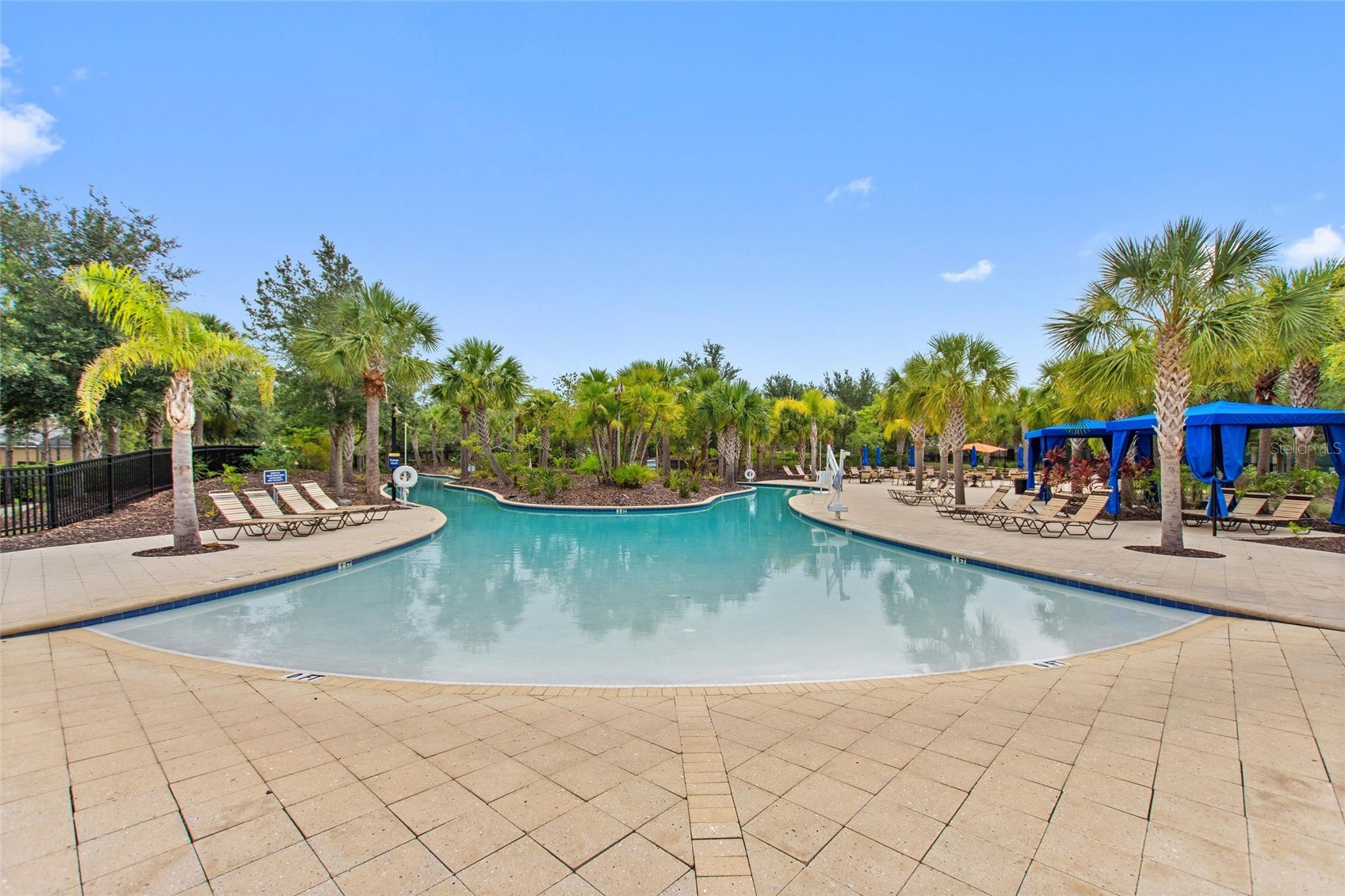 Slide show image of the Orlando Florida Home for Sale 53