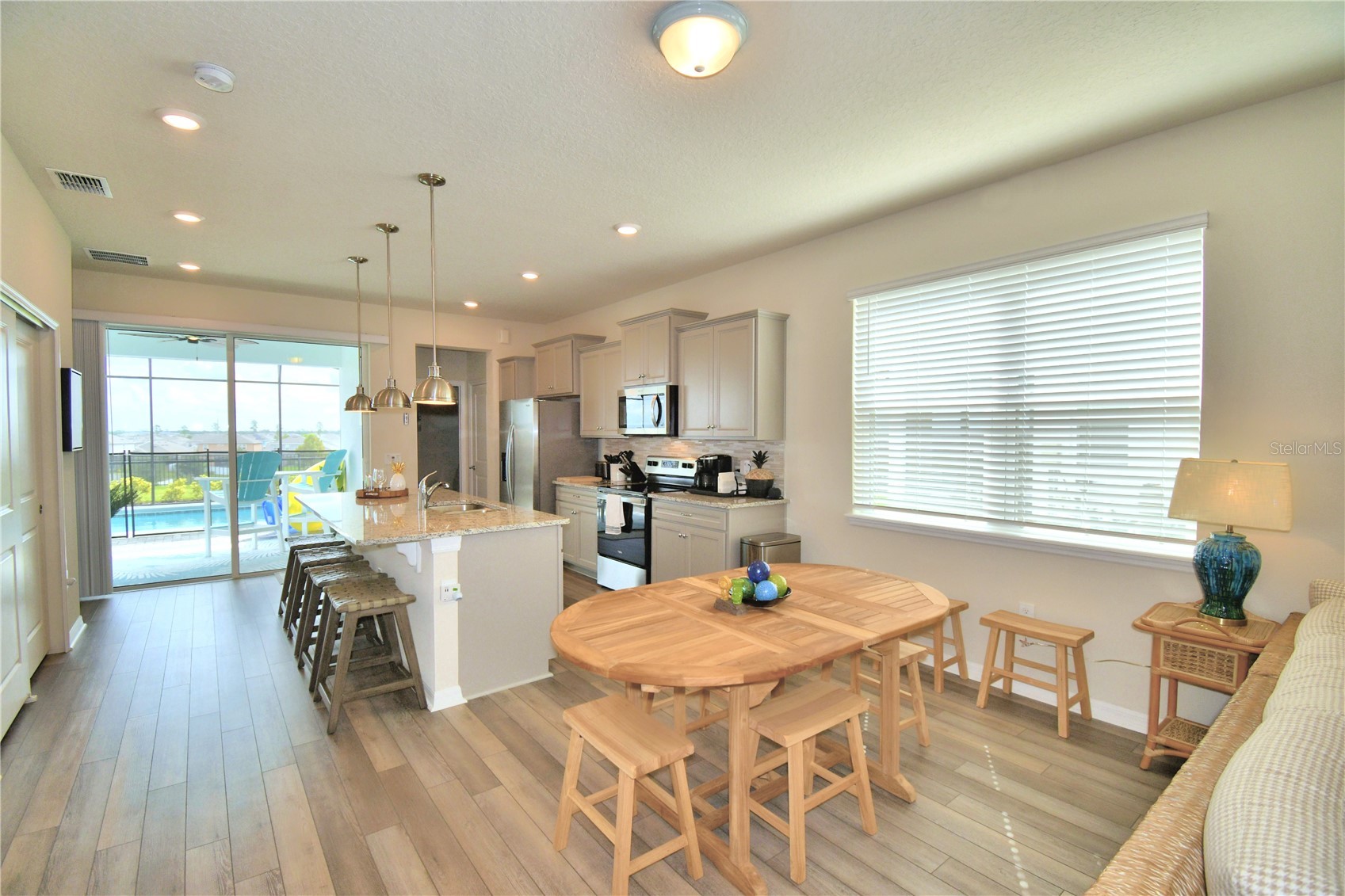 Slide show image of the Orlando Florida Home for Sale 16