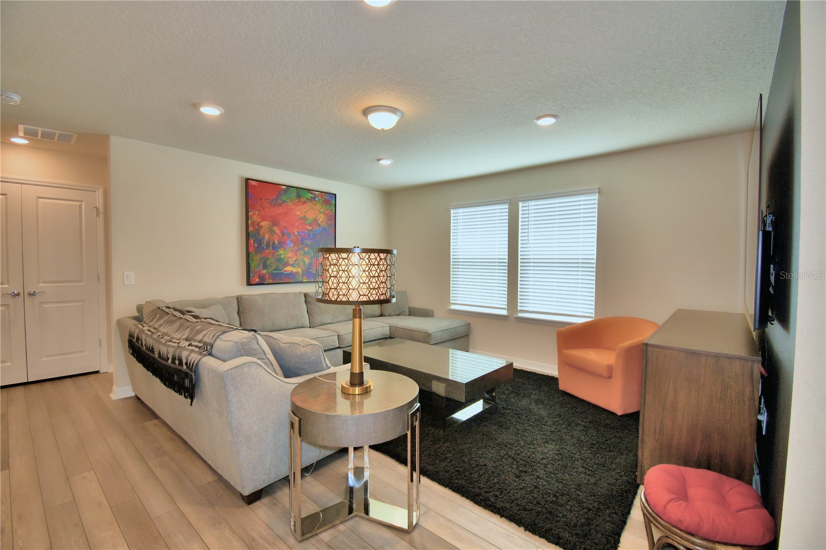 Slide show image of the Orlando Florida Home for Sale 47