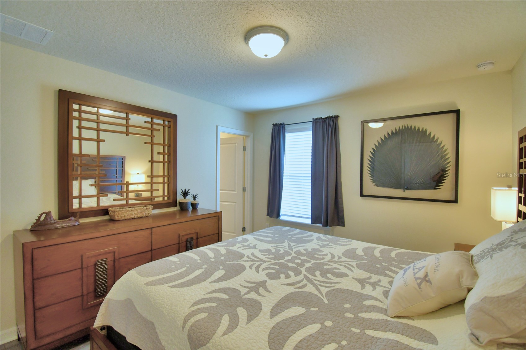 Slide show image of the Orlando Florida Home for Sale 69