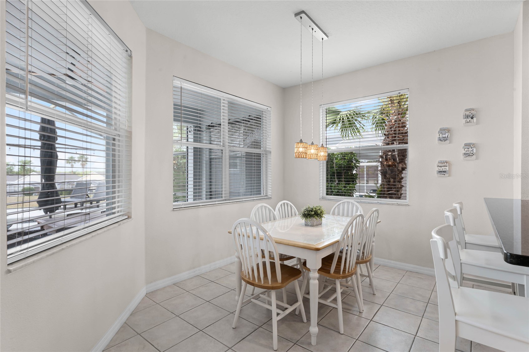 Slide show image of the Orlando Florida Home for Sale 11