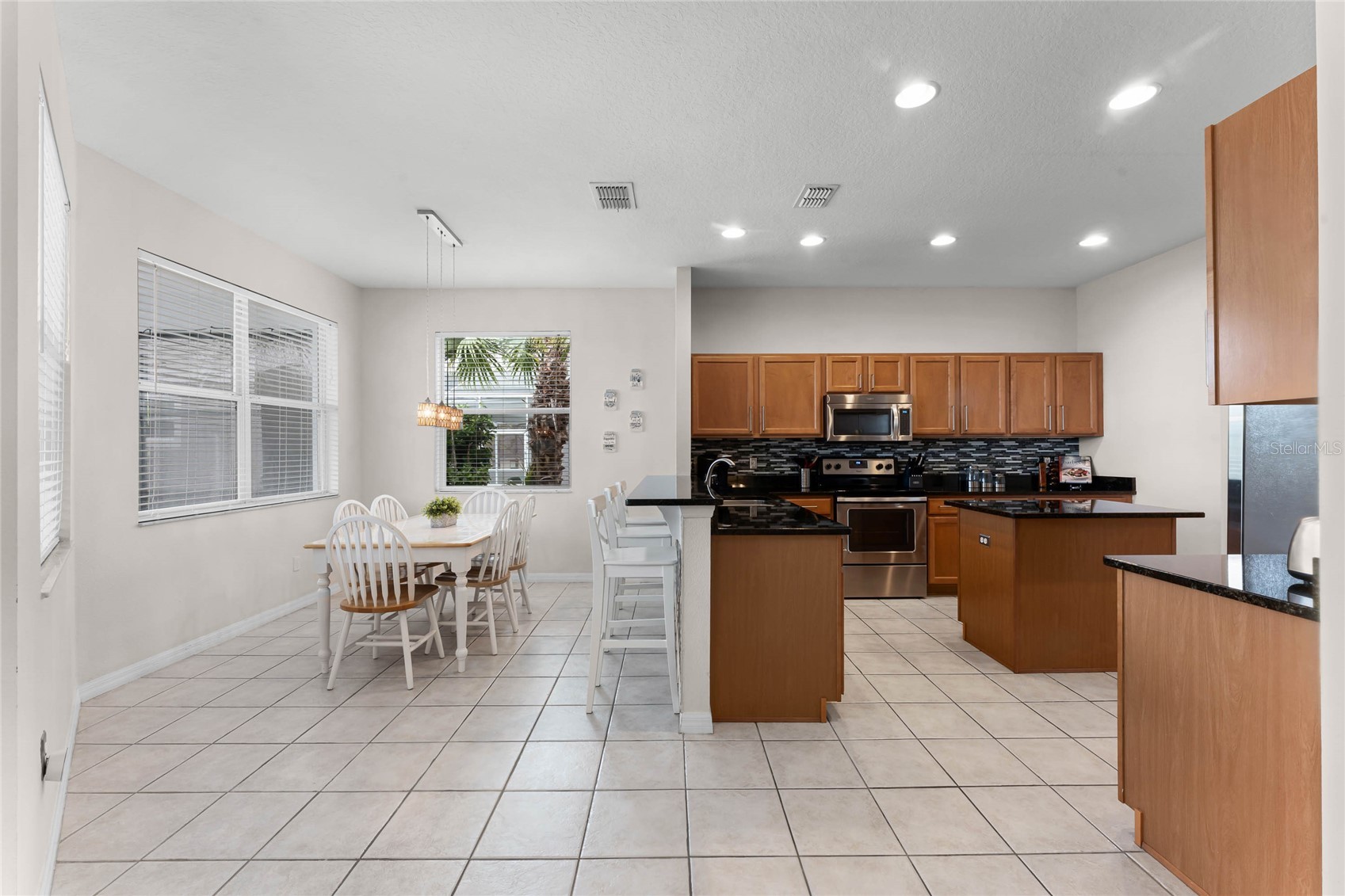 Slide show image of the Orlando Florida Home for Sale 12