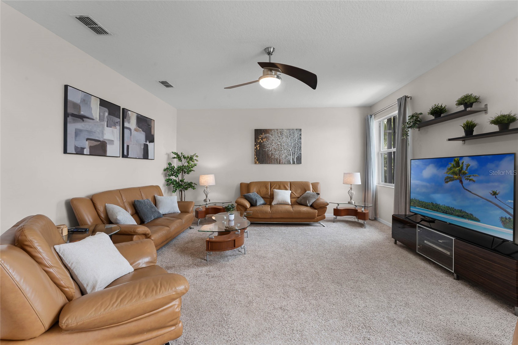 Slide show image of the Orlando Florida Home for Sale 15