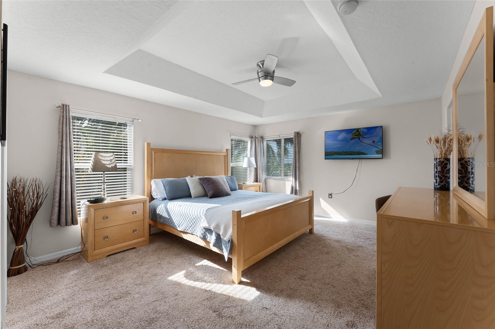 Slide show image of the Orlando Florida Home for Sale 18