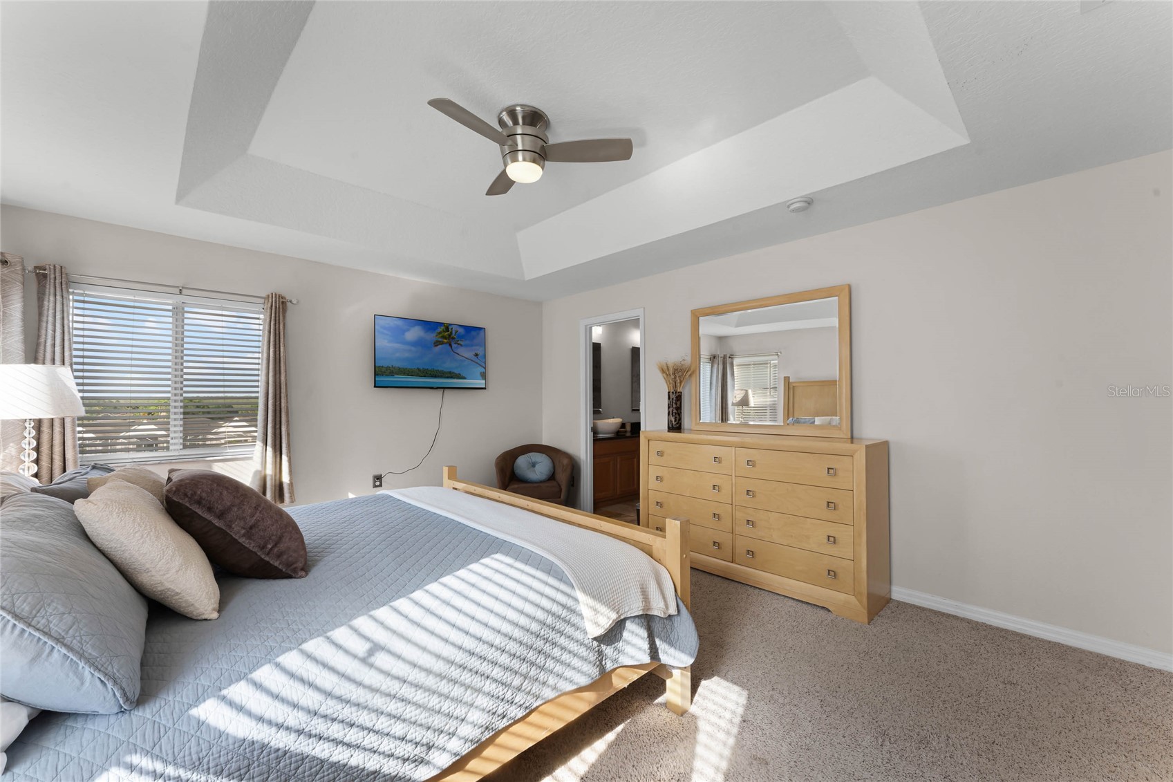 Slide show image of the Orlando Florida Home for Sale 19