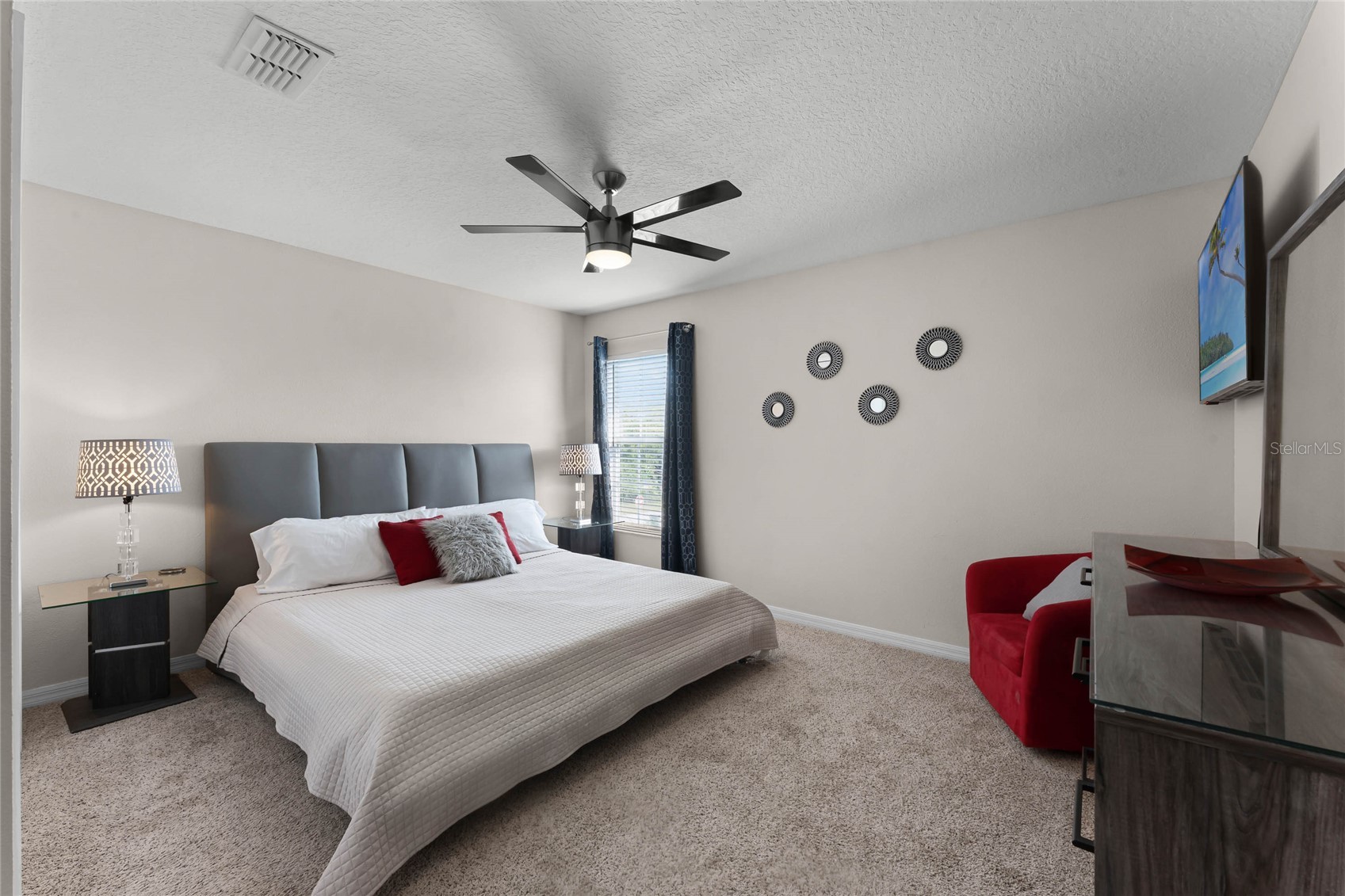 Slide show image of the Orlando Florida Home for Sale 24