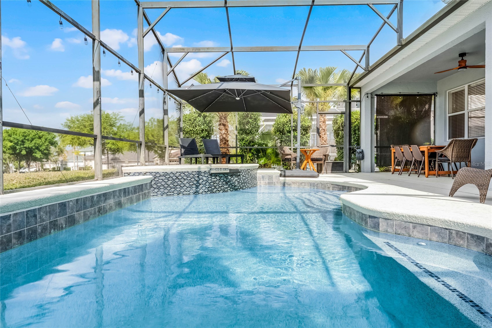 Slide show image of the Orlando Florida Home for Sale 36