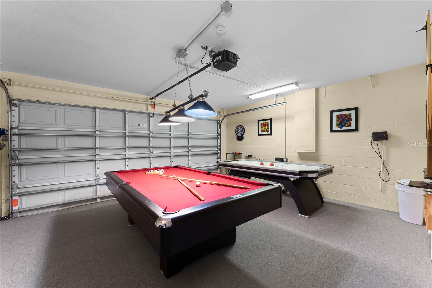 Slide show image of the Orlando Florida Home for Sale 38