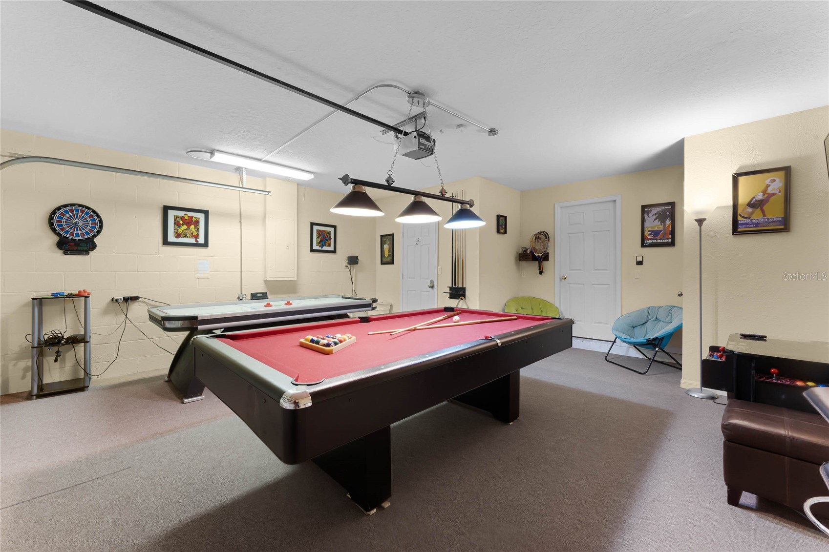 Slide show image of the Orlando Florida Home for Sale 39