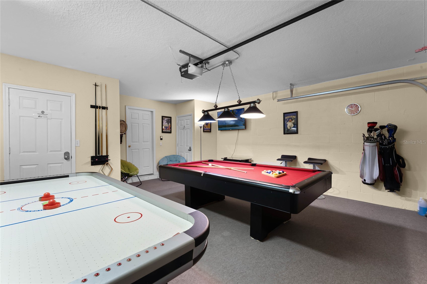 Slide show image of the Orlando Florida Home for Sale 40