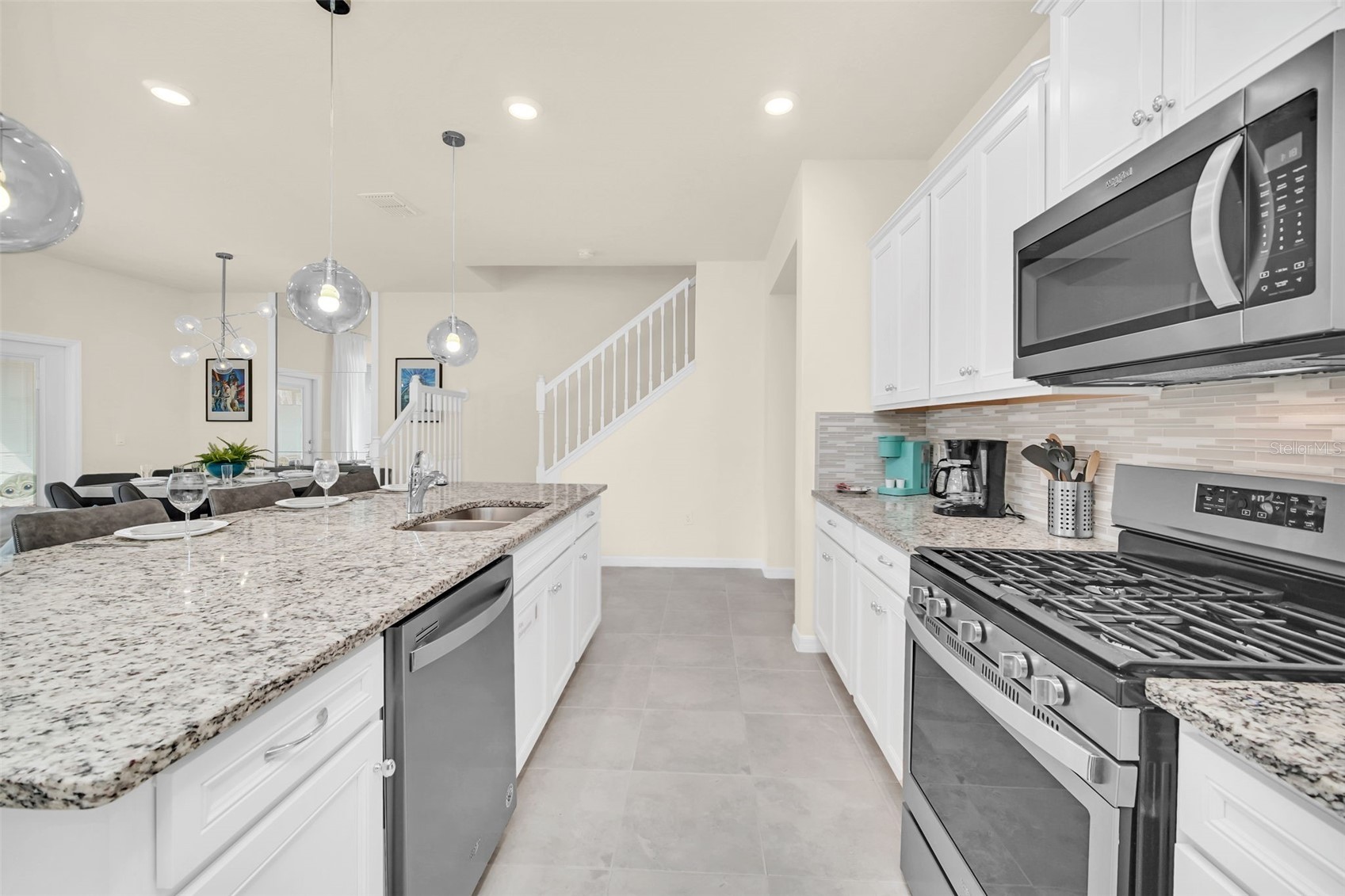 Slide show image of the Orlando Florida Home for Sale 14