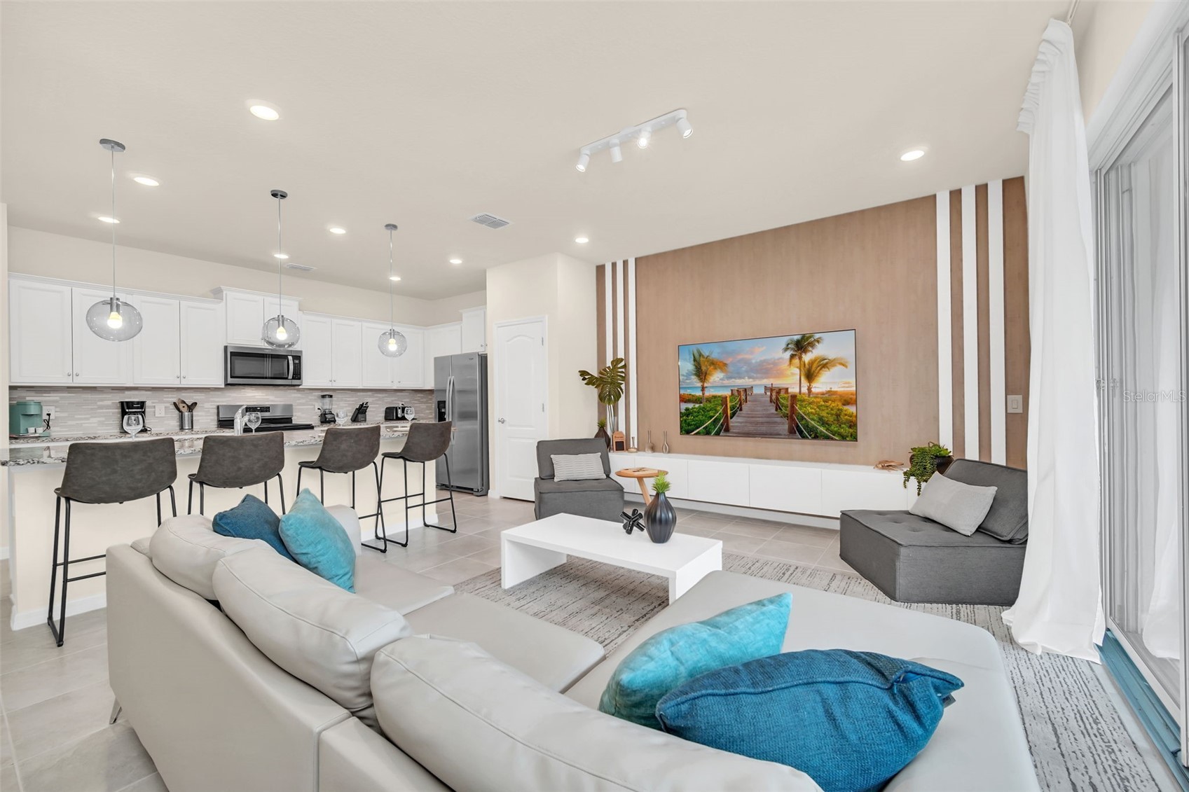 Slide show image of the Orlando Florida Home for Sale 26