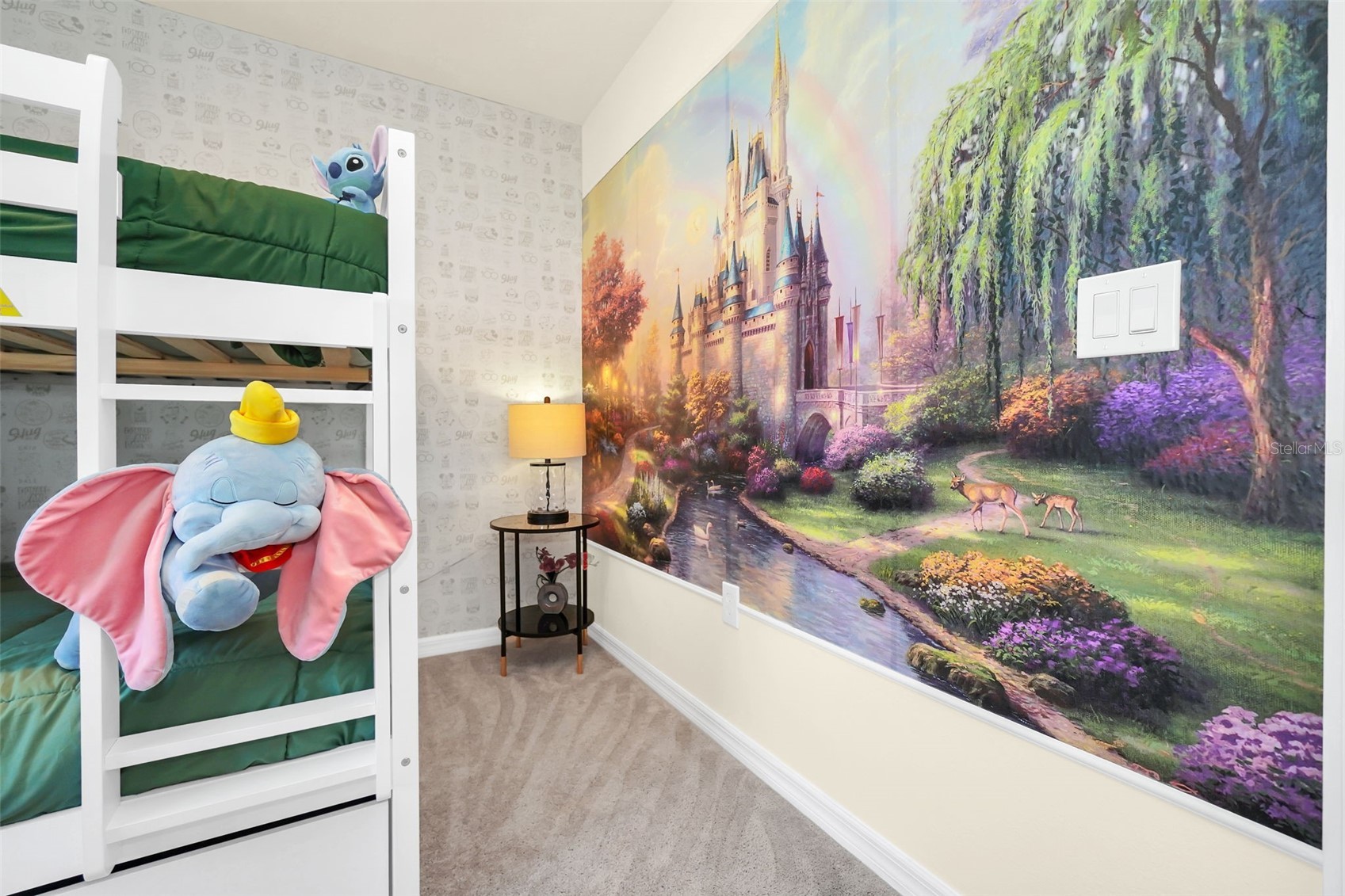 Slide show image of the Orlando Florida Home for Sale 50