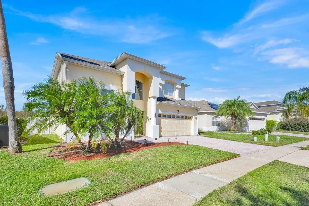 Slide show image of the Orlando Florida Home for Sale 09