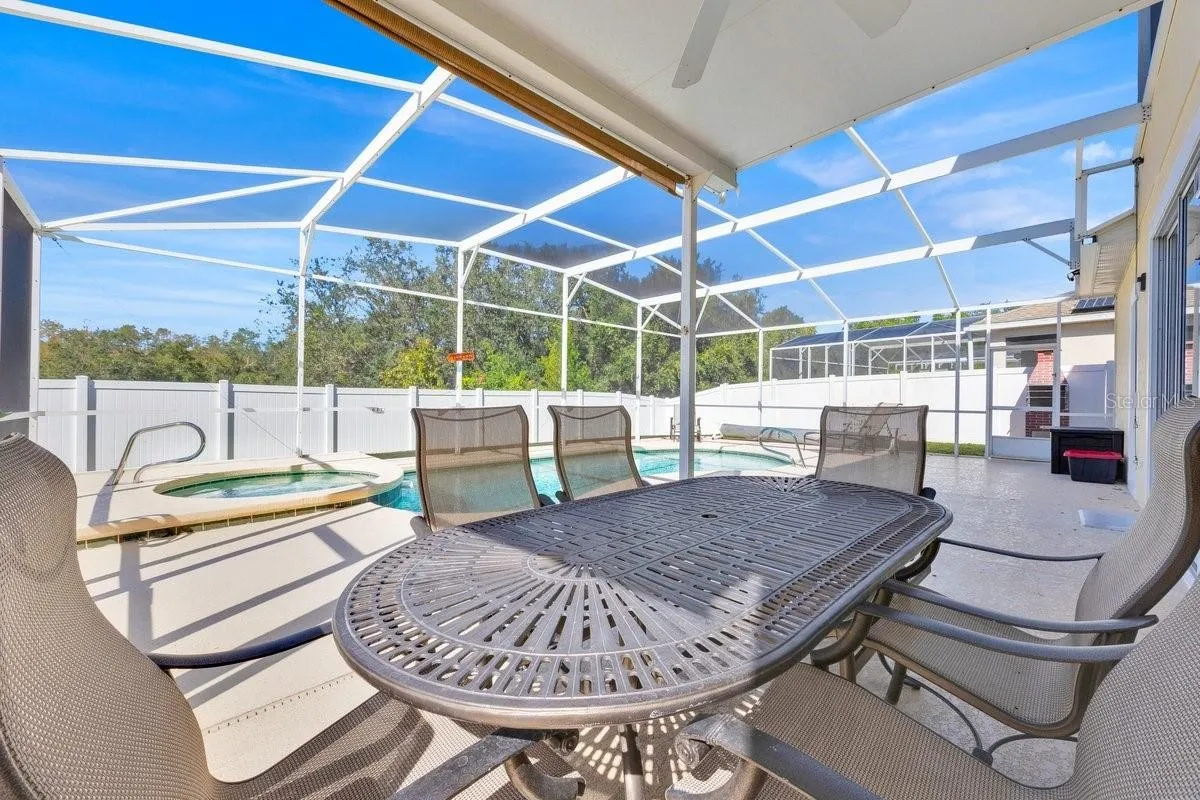 Slide show image of the Orlando Florida Home for Sale 15