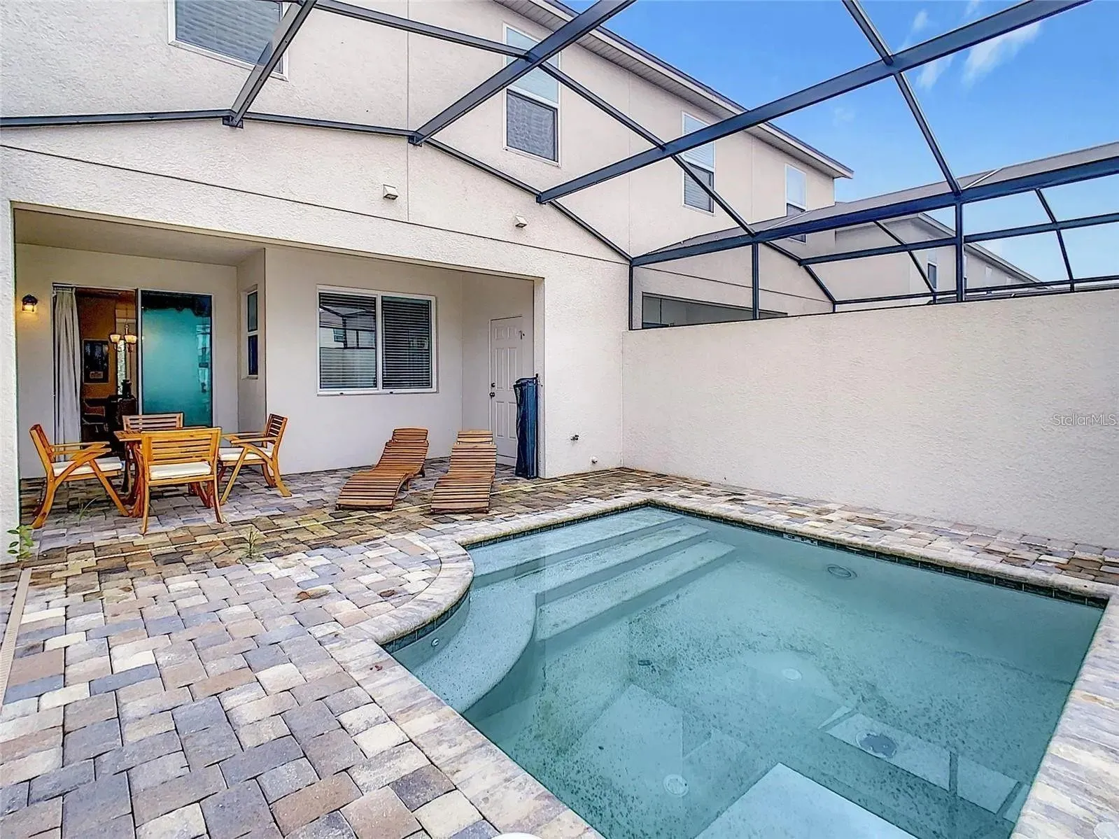 Slide show image of the Orlando Florida Home for Sale 09