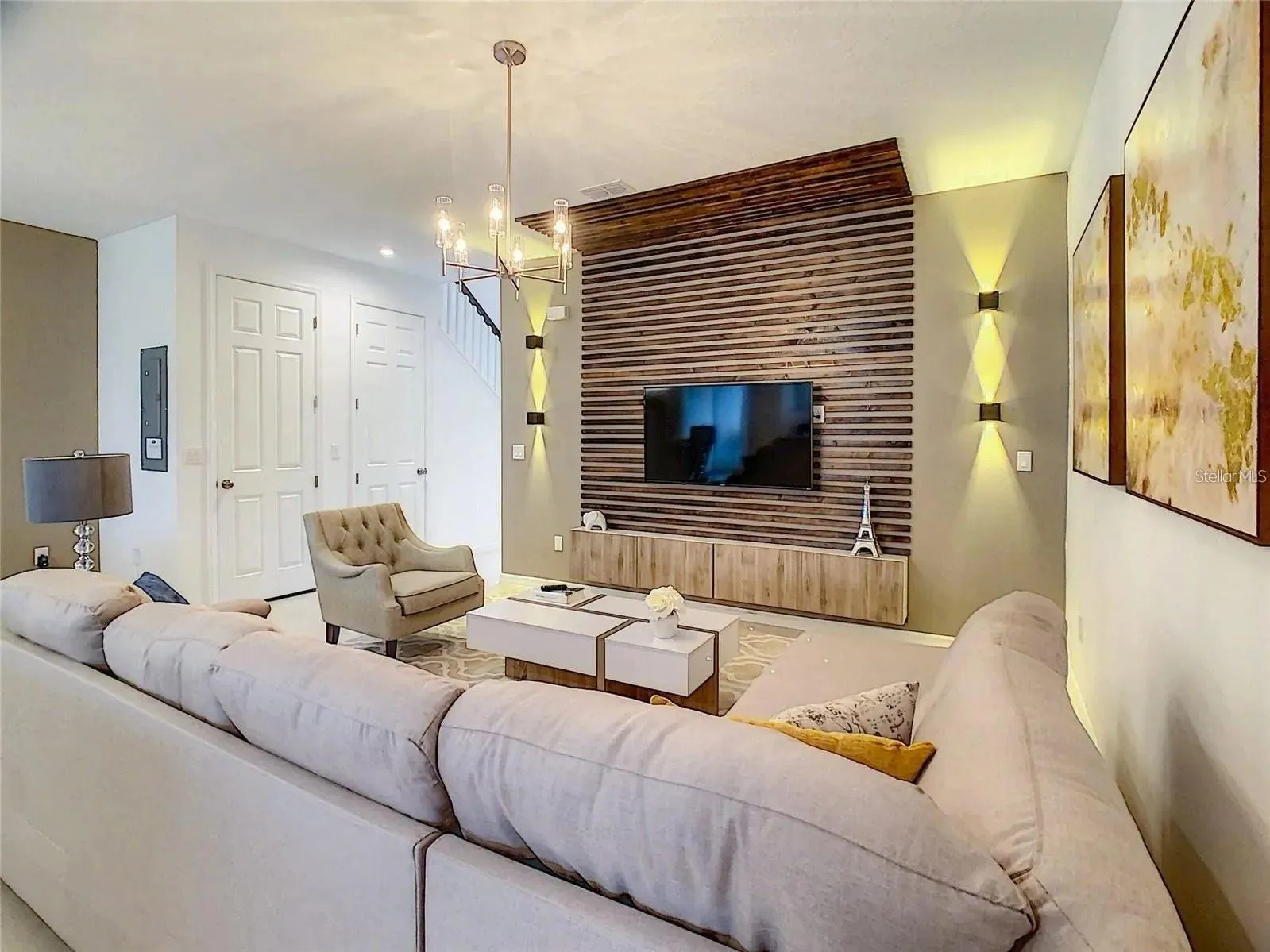 Slide show image of the Orlando Florida Home for Sale 10