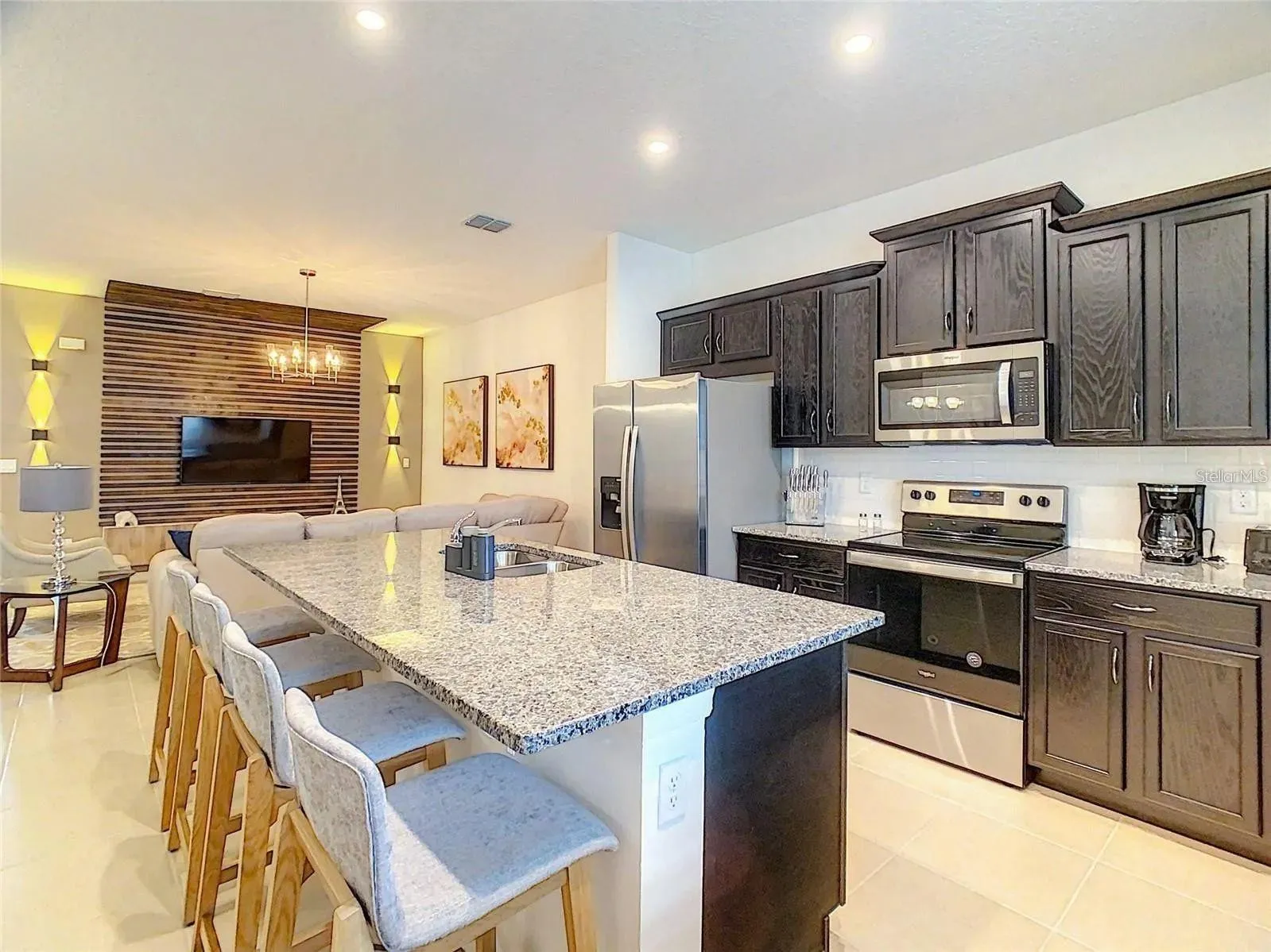 Slide show image of the Orlando Florida Home for Sale 20