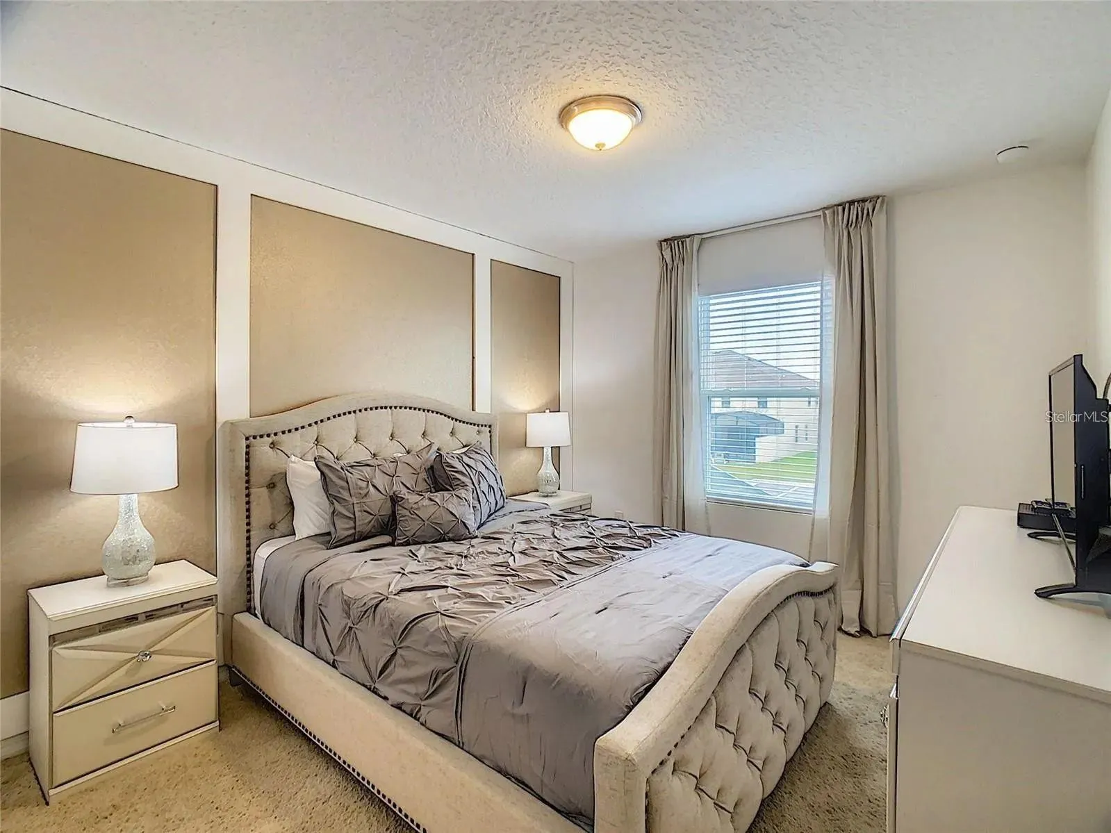 Slide show image of the Orlando Florida Home for Sale 24