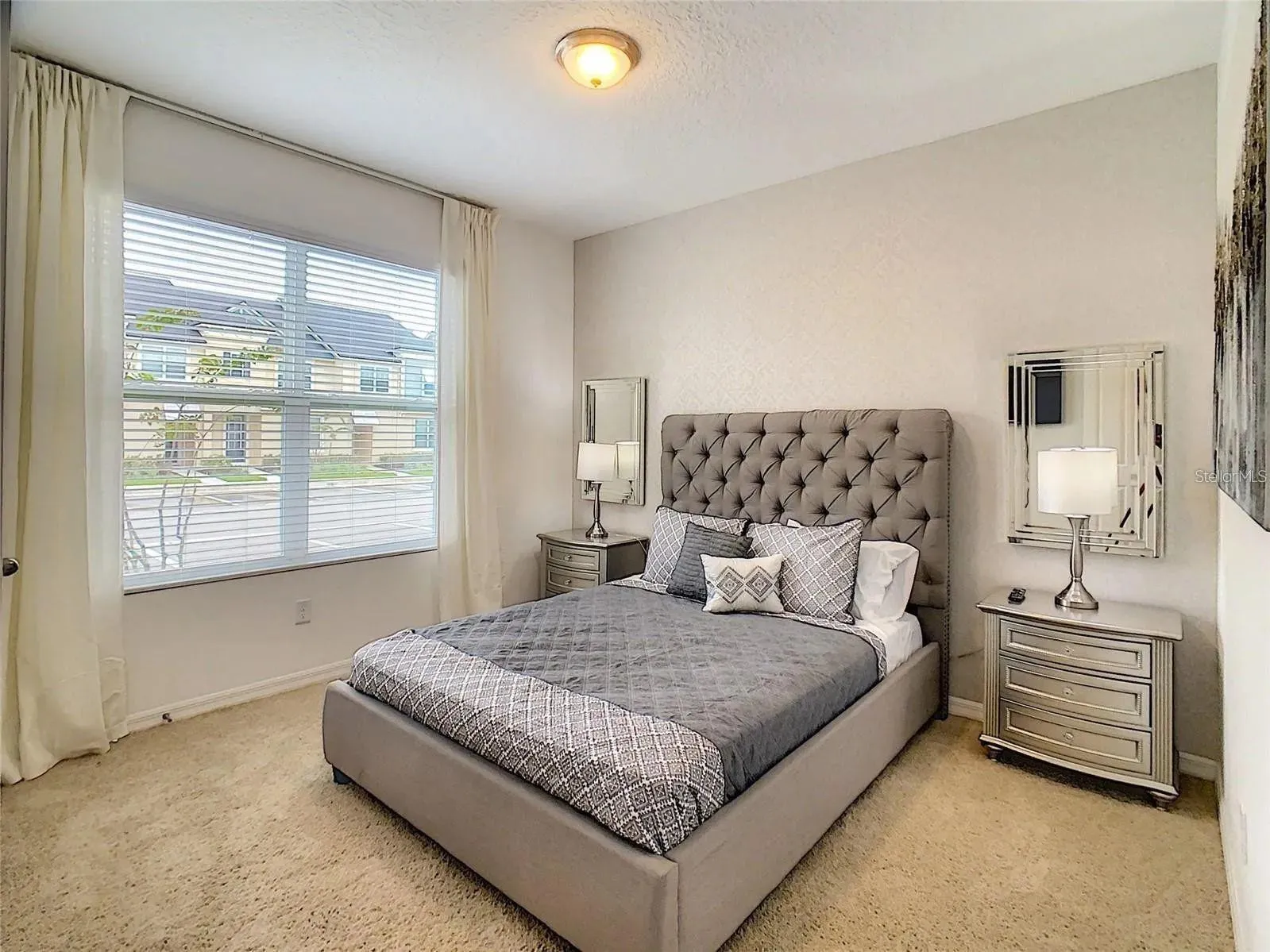 Slide show image of the Orlando Florida Home for Sale 32