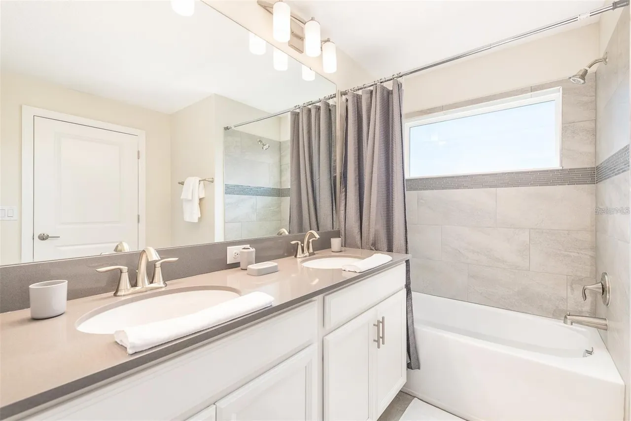 Slide show image of the Orlando Florida Home for Sale 07