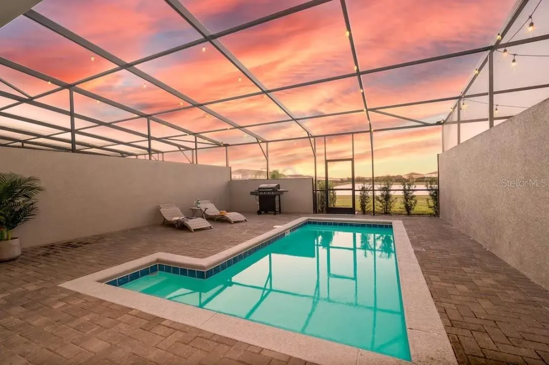 Slide show image of the Orlando Florida Home for Sale 03