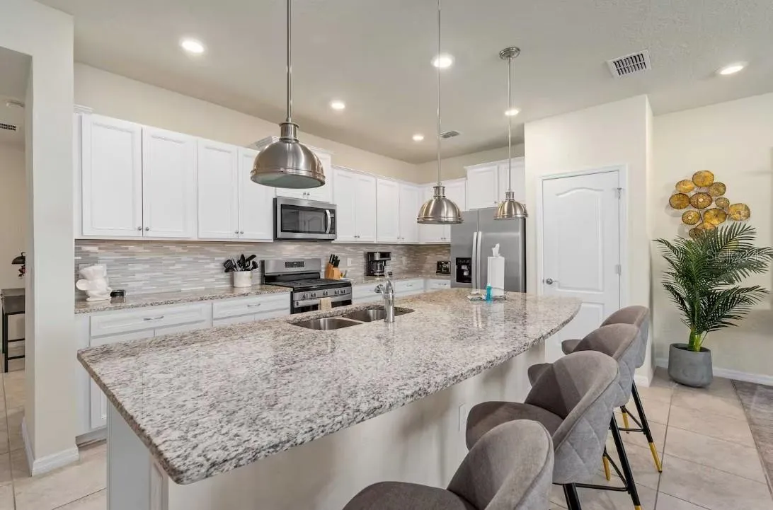 Slide show image of the Orlando Florida Home for Sale 06