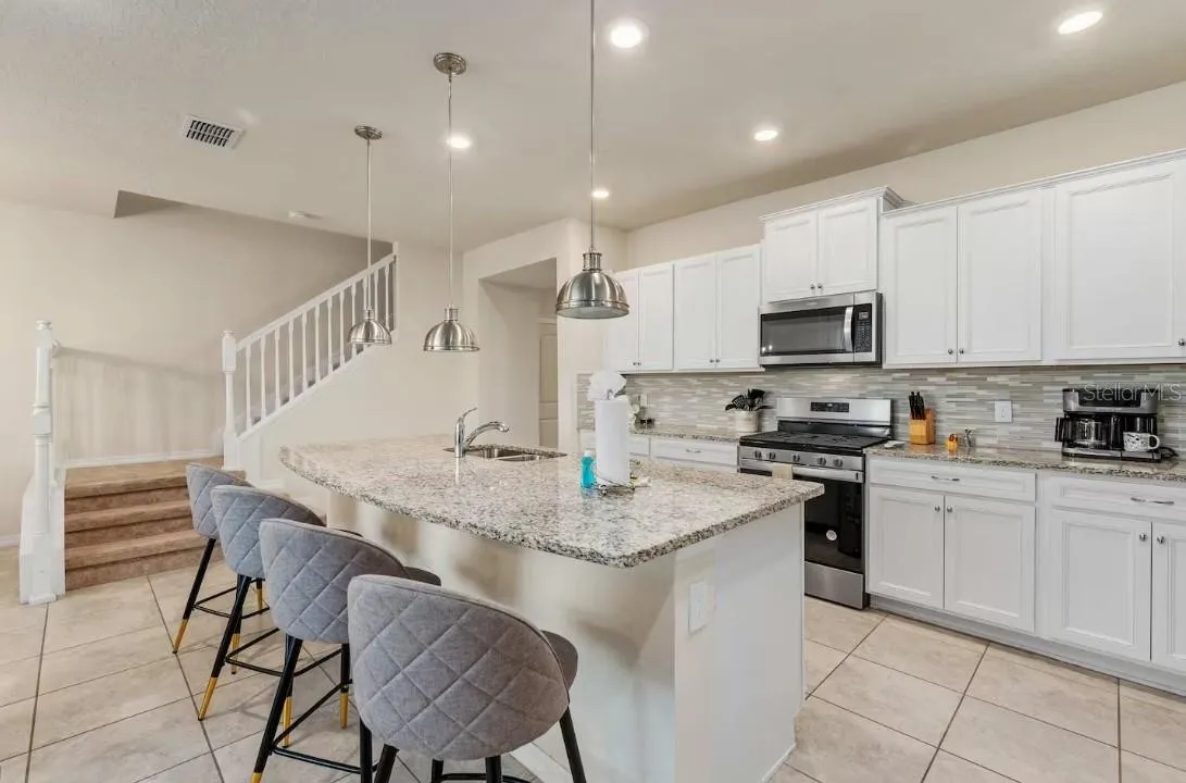 Slide show image of the Orlando Florida Home for Sale 07