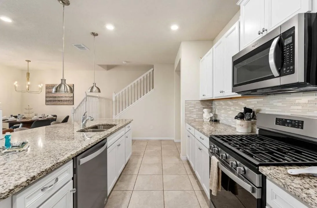 Slide show image of the Orlando Florida Home for Sale 08