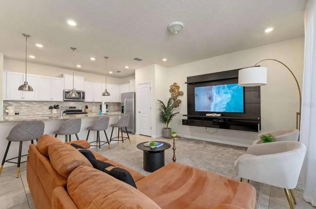 Slide show image of the Orlando Florida Home for Sale 11