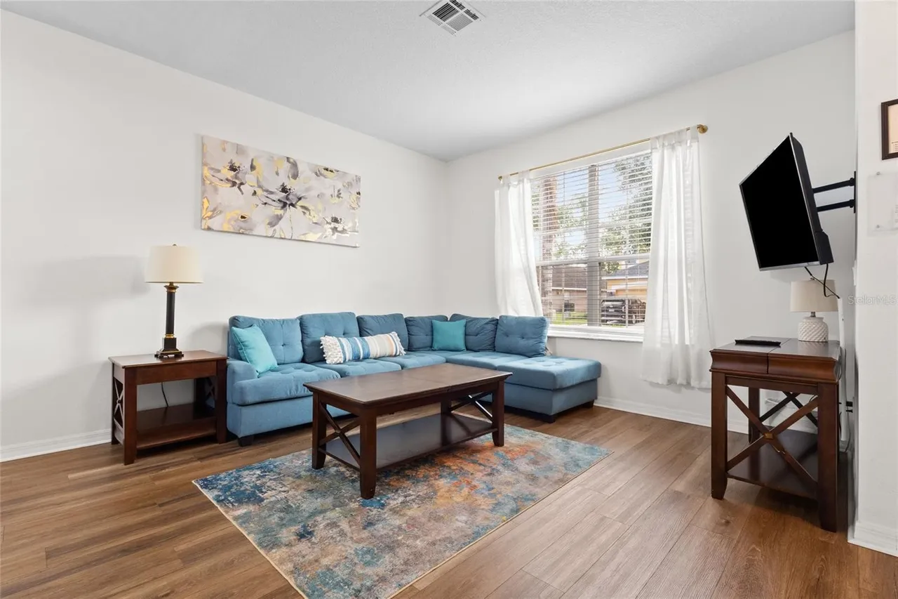 Slide show image of the Orlando Florida Home for Sale 04