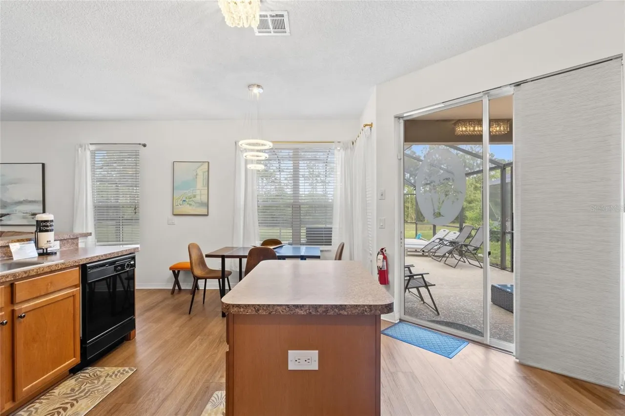 Slide show image of the Orlando Florida Home for Sale 09