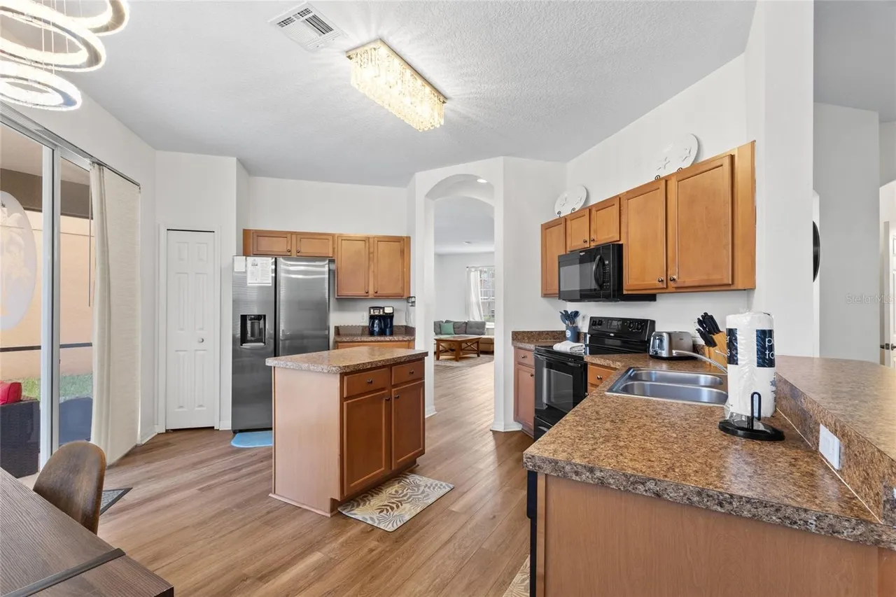 Slide show image of the Orlando Florida Home for Sale 11