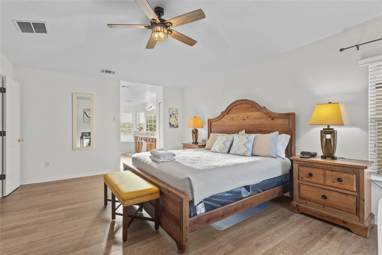 Slide show image of the Orlando Florida Home for Sale 22