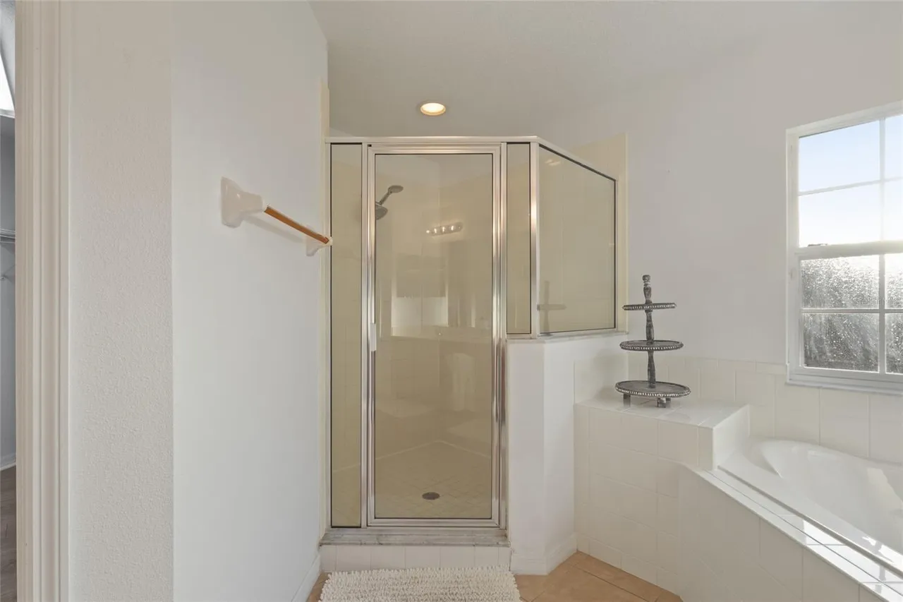 Slide show image of the Orlando Florida Home for Sale 26