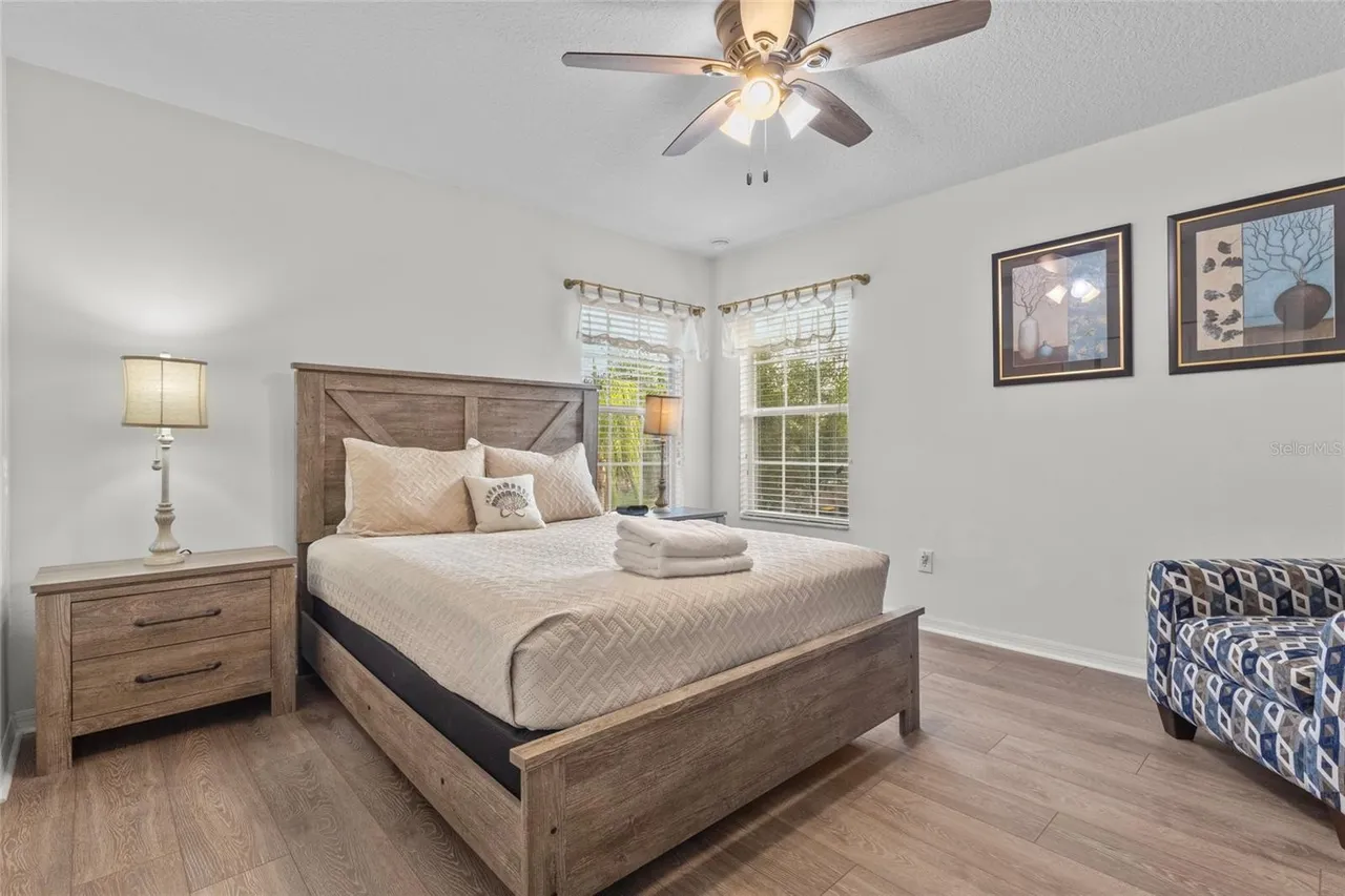 Slide show image of the Orlando Florida Home for Sale 31