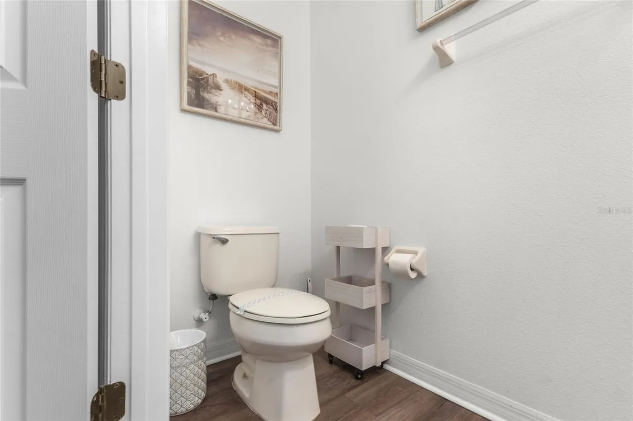 Slide show image of the Orlando Florida Home for Sale 34