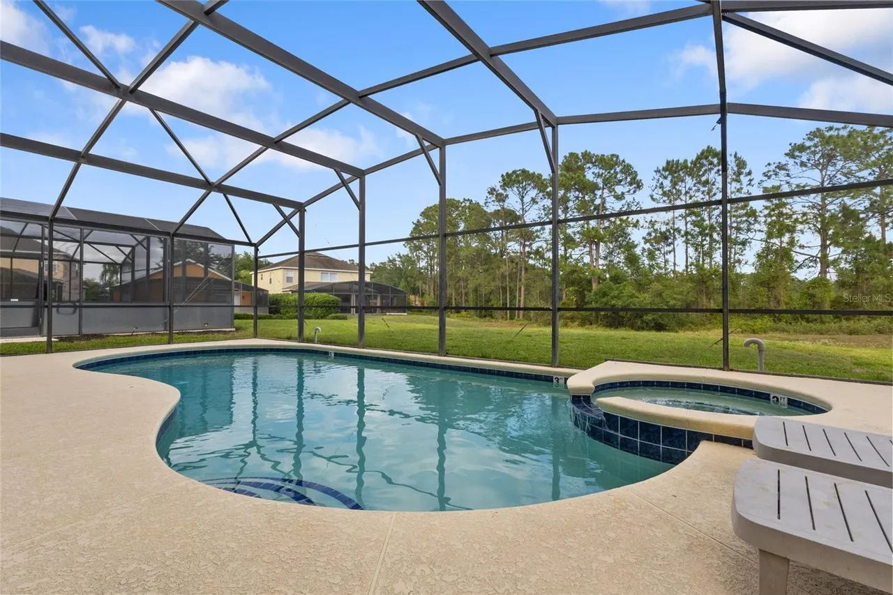 Slide show image of the Orlando Florida Home for Sale 35