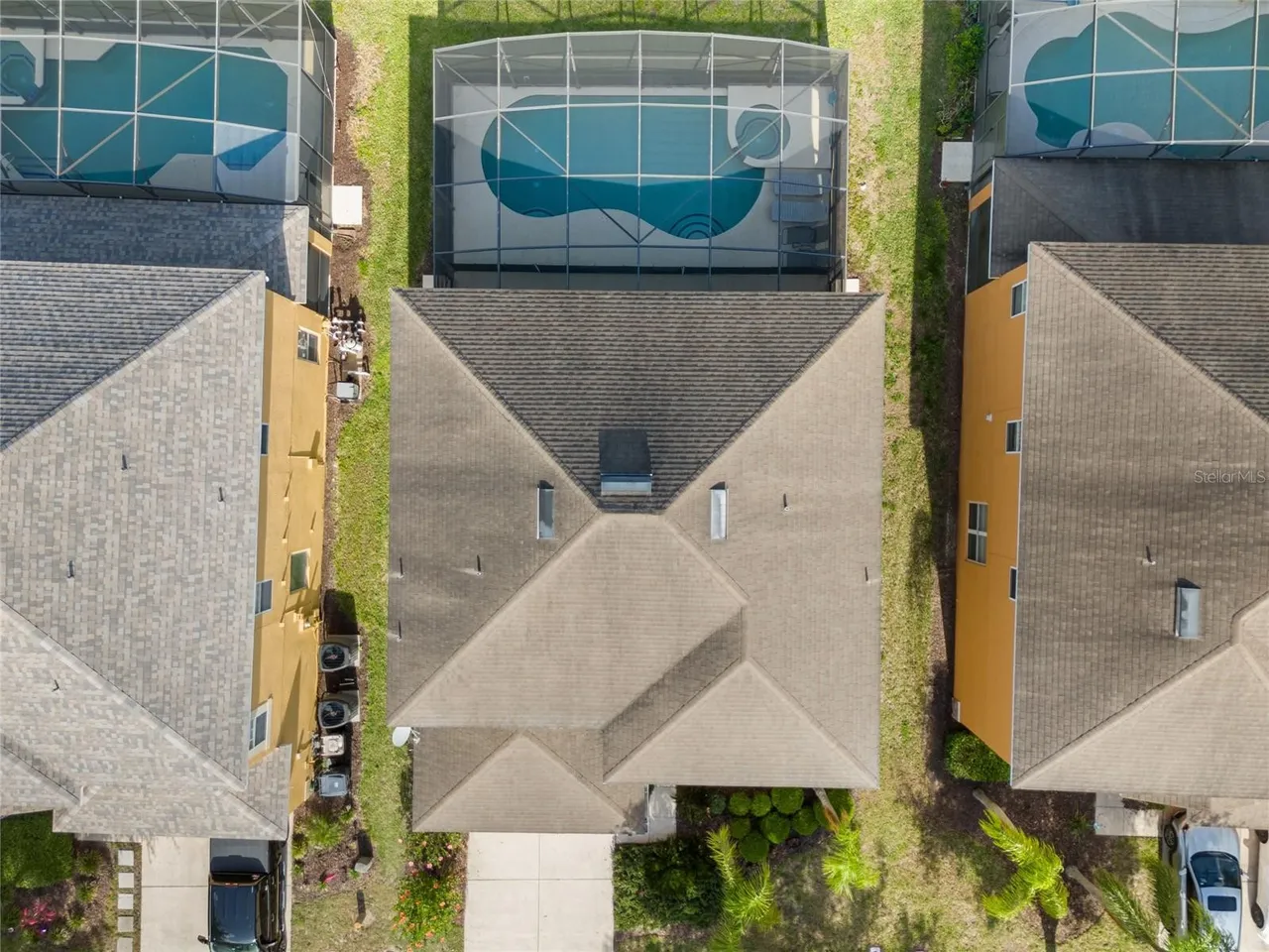 Slide show image of the Orlando Florida Home for Sale 38