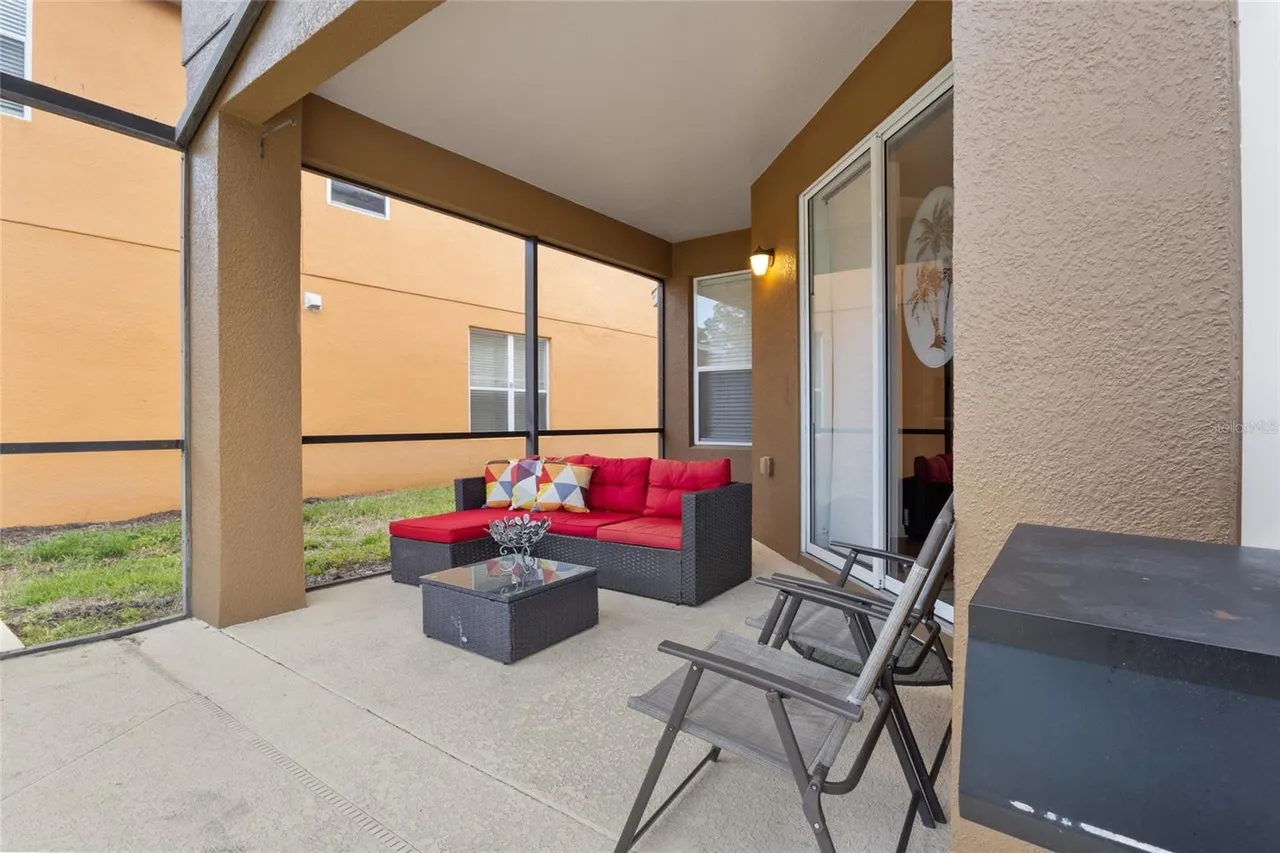 Slide show image of the Orlando Florida Home for Sale 41